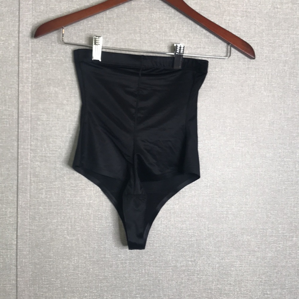 NWOT Assets by Spanx Women's Flawless Finish High-Waist Shaping Thong - Picture 3 of 5